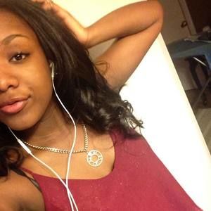 Meet your Posher, Elaine